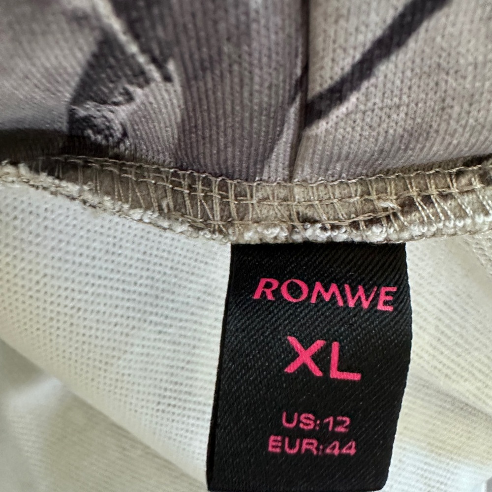 XL Olivia Rodrigo Bad Idea Right? Theme Gray Camouflage Hoodie with Pink Ribbon - Picture 7 of 7